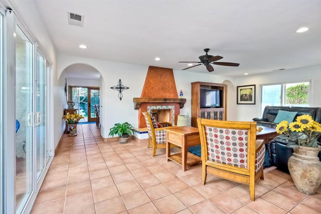Great Group Retreat! Hacienda Decor, Spacious Floor Plan, Private Backyard Carlsbad Exteriér fotografie