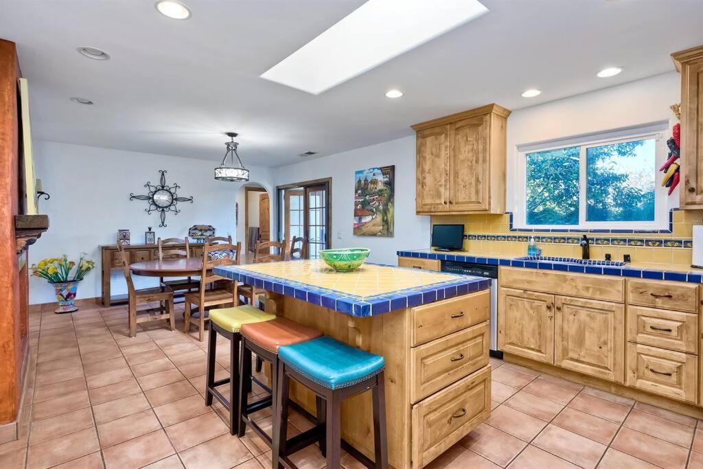 Great Group Retreat! Hacienda Decor, Spacious Floor Plan, Private Backyard Carlsbad Exteriér fotografie