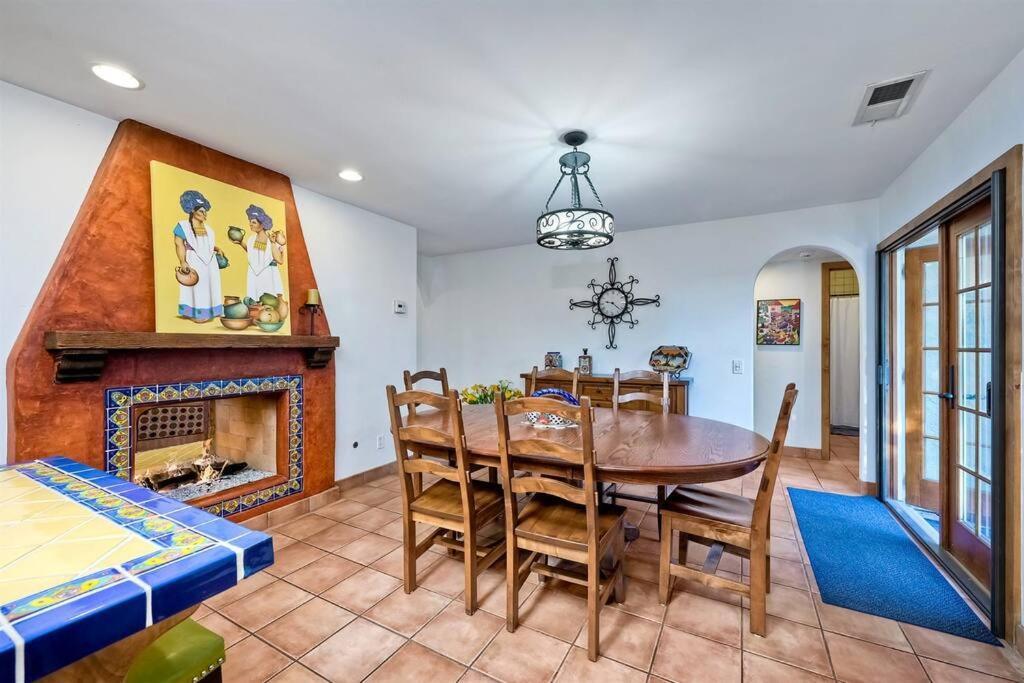 Great Group Retreat! Hacienda Decor, Spacious Floor Plan, Private Backyard Carlsbad Exteriér fotografie