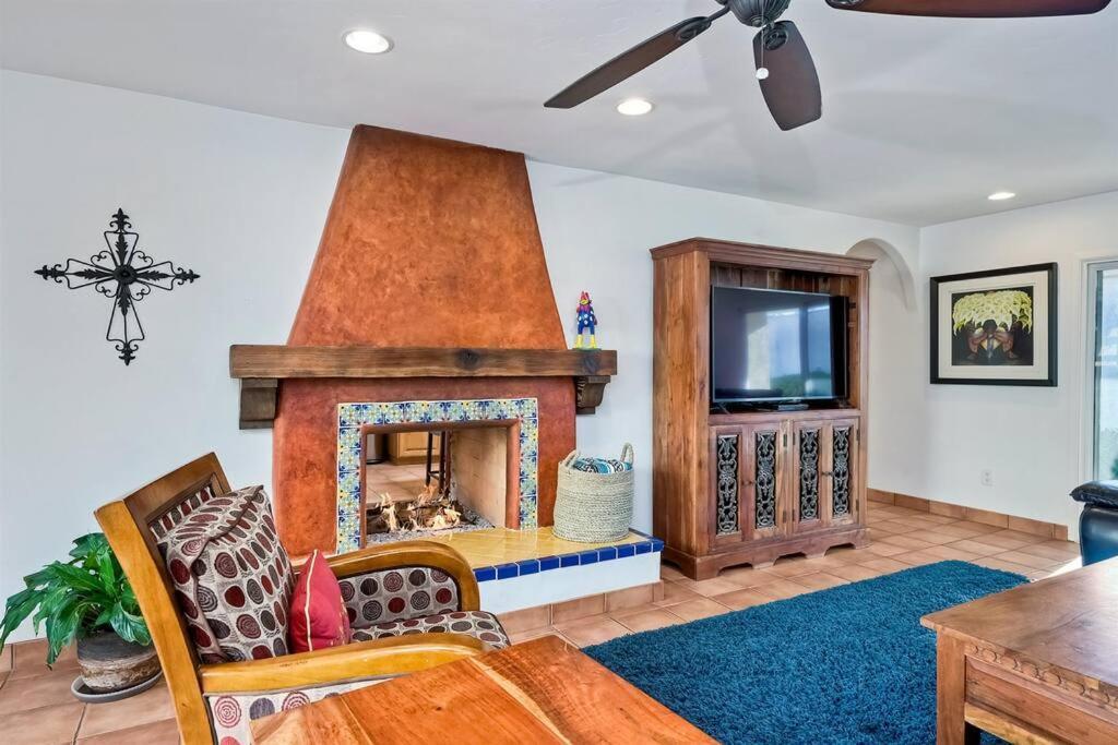Great Group Retreat! Hacienda Decor, Spacious Floor Plan, Private Backyard Carlsbad Exteriér fotografie
